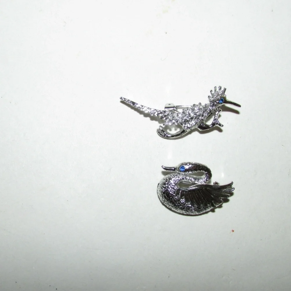 Vintage silver tone‎ pins brooch Gerry Swan blue eye + Roadrunner